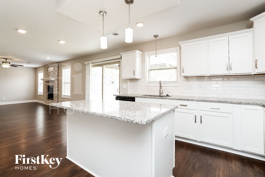 Building Photo - 1186 Ewing Wy