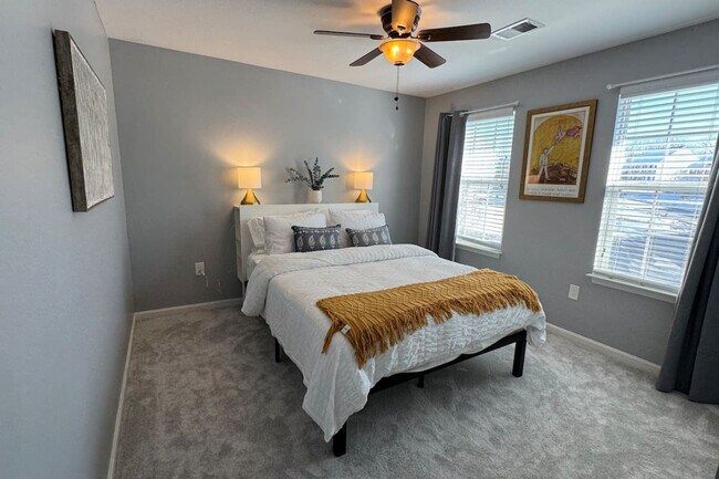 Building Photo - 9414 Grant Ave