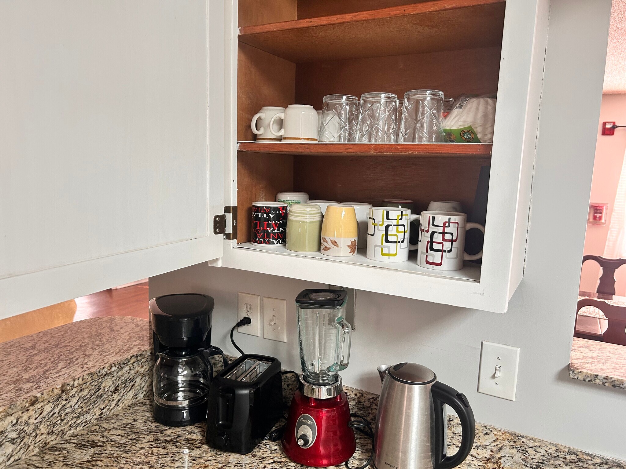 Building Photo - 4294 Tanglewilde Dr S