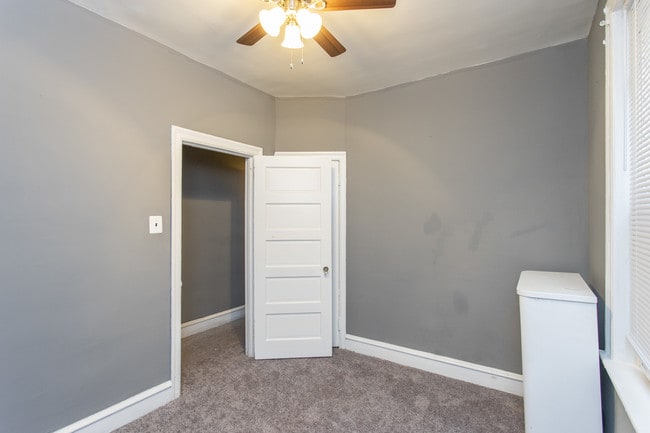 Building Photo - 6253 N Broad St