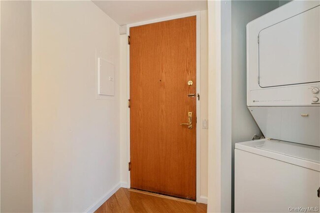 Building Photo - 50 E Hartsdale Ave