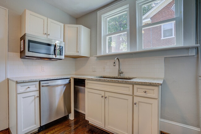 Building Photo - 1414 Hamilton Terrace SE