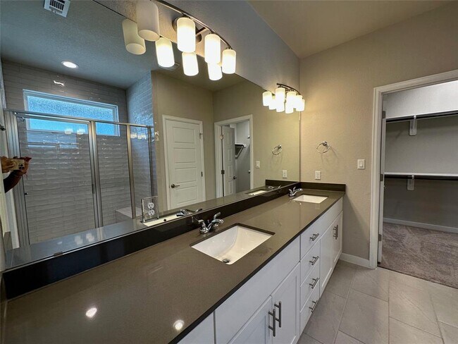 Building Photo - 441 Saturnia Dr