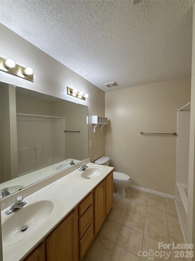 Building Photo - 15318 Brynfield Dr