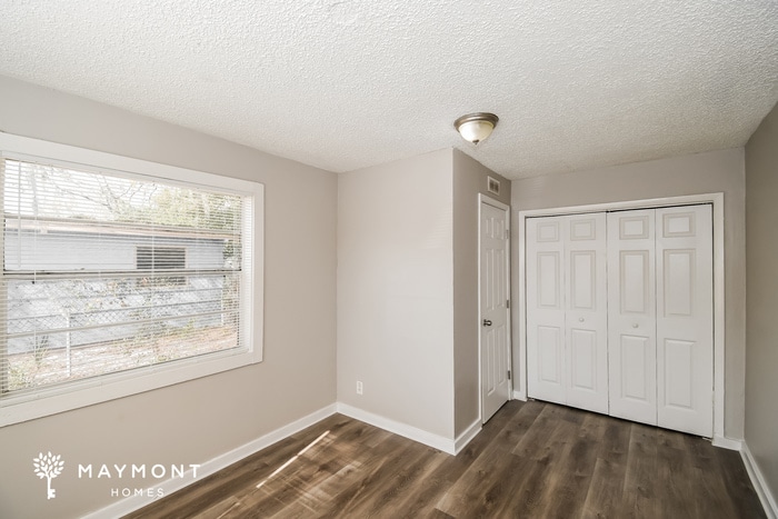 Building Photo - 9245 Danville Ave