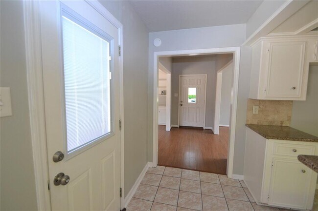Building Photo - 15927 Tumbling Rapids Dr