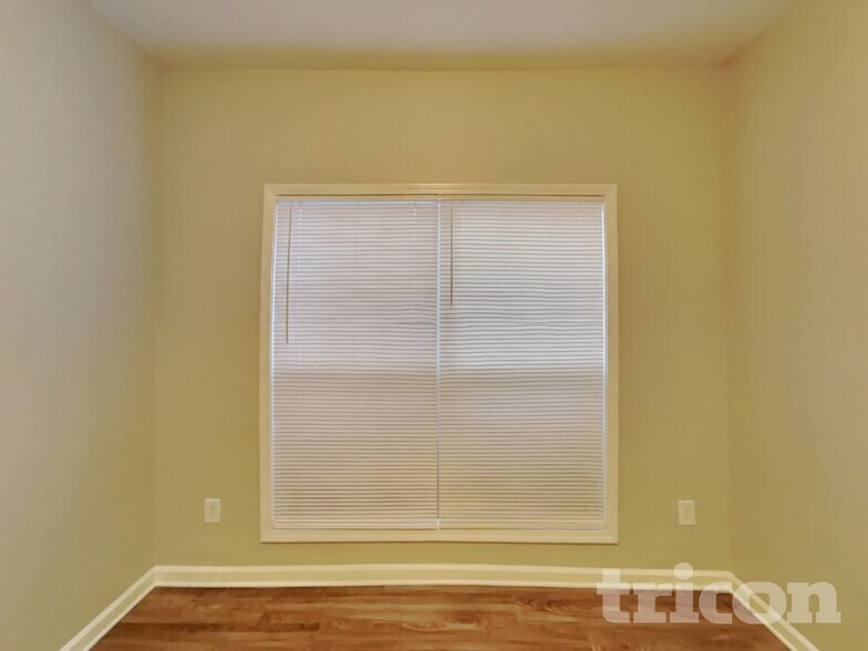 Building Photo - 246 Viking Ln