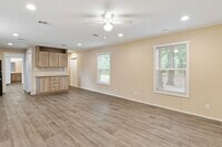 Building Photo - 132 Skylark Dr
