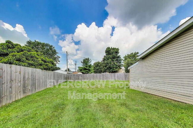 Building Photo - 546 Mooreland Dr