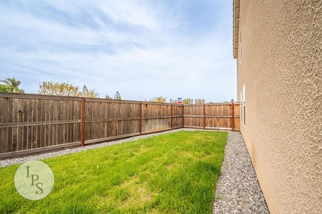 Building Photo - Sanger 2-Story Home, SOLAR!!!  4BR/2.5BA, ...