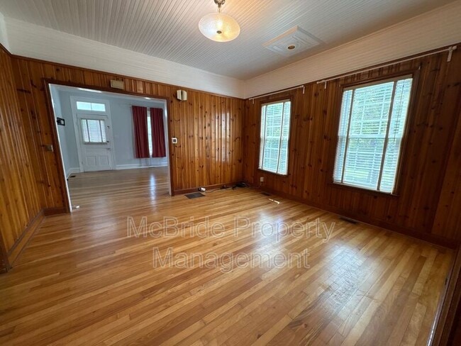 Building Photo - 2754 Hazel St
