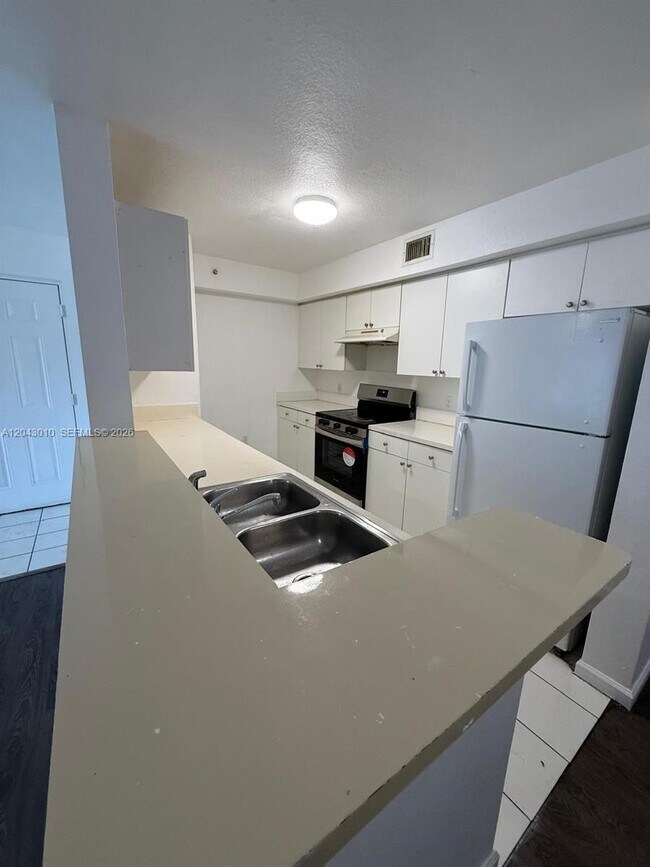 Building Photo - 15470 SW 284th St