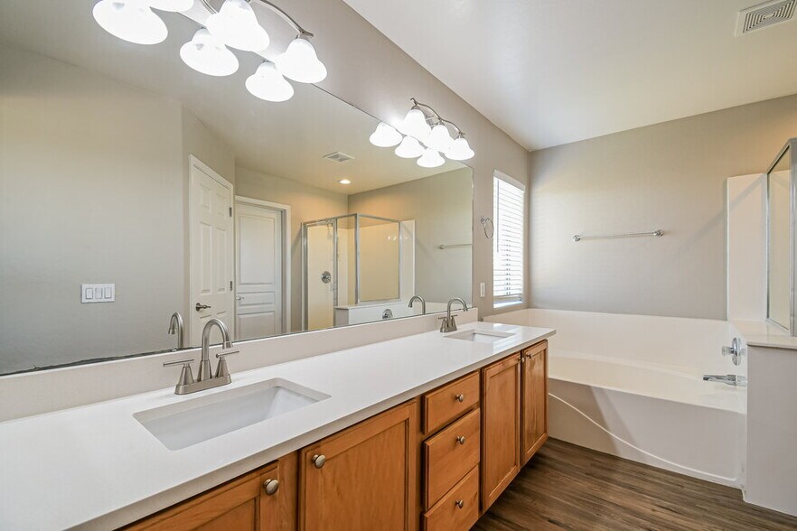 Building Photo - 3719 S Colt Dr