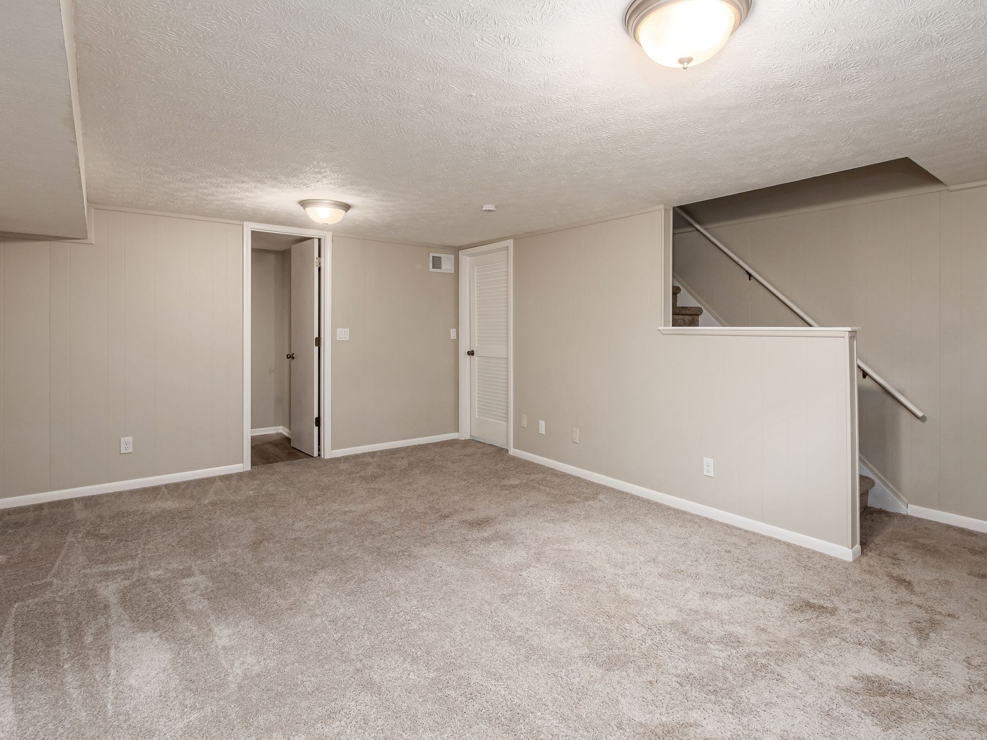 Building Photo - 1766 Willoway Cir S