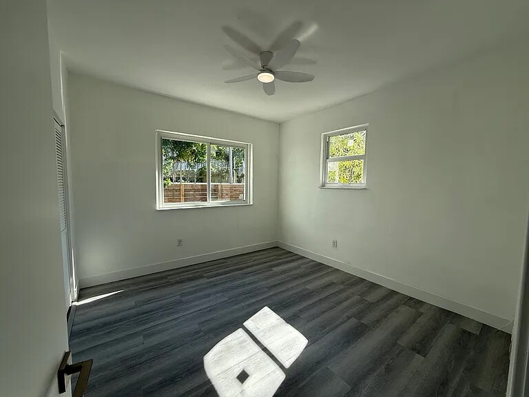 Building Photo - 340 NE 125th St