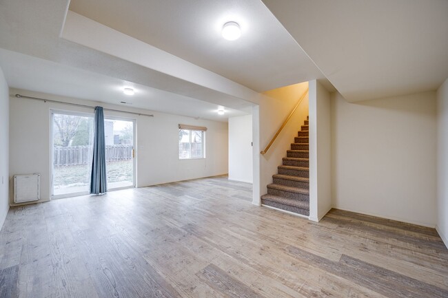 Building Photo - MOVE-IN SPECIAL! Bright & Spacious 4-Bedroom Home in One of Pullman’s Most Desirable Neighborhoods