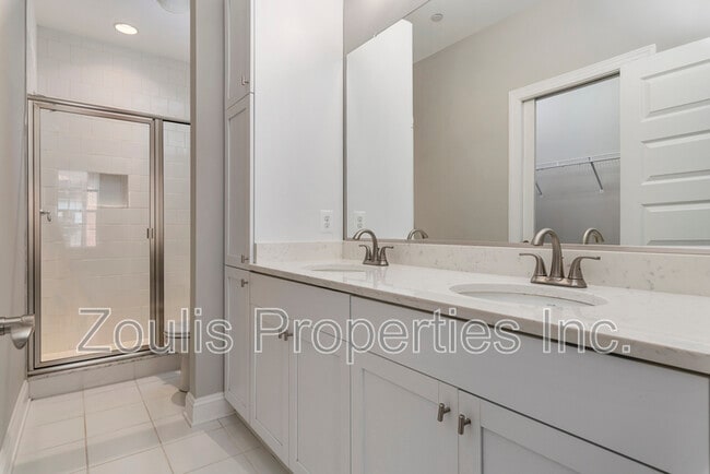 Building Photo - 43 A - L E Gordon St