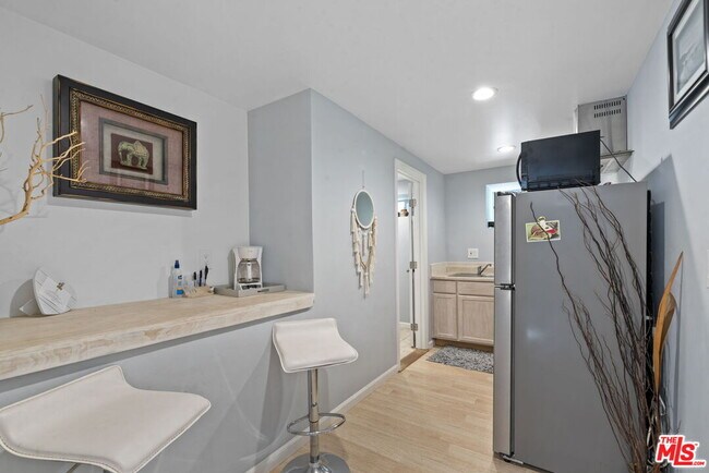 Building Photo - 641 Walther Way