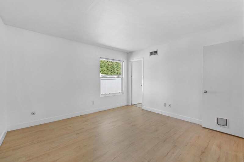 Building Photo - 9908 Knollview Dr