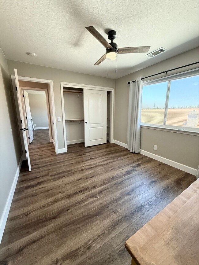 Building Photo - Beautiful 3 Bed 2.5 Bath COMING SOON!!!!