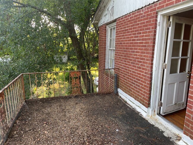 Building Photo - 108 Calhoun Rd