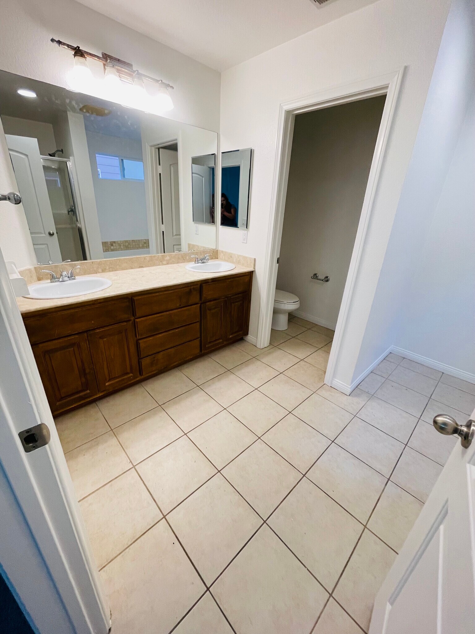 Building Photo - 1918 Kelly Ave