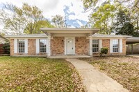 Building Photo - OCEAN SPRINGS SCHOOL DISTRICT - ADOREABLE ...