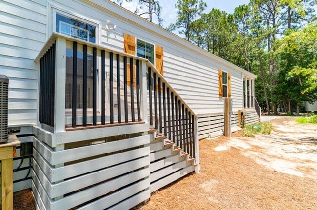 Building Photo - 2 Bedroom/ 2 Bath Mobile Home - Santa Rosa Beach, Florida
