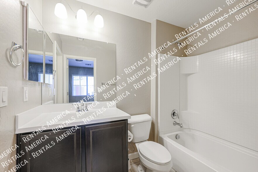 Building Photo - 2150 W Alameda Rd