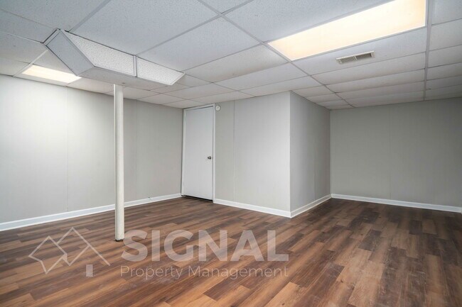 Building Photo - 93 Moonglow Dr