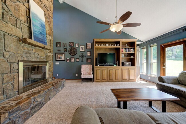 Building Photo - 7808 Forest Ln