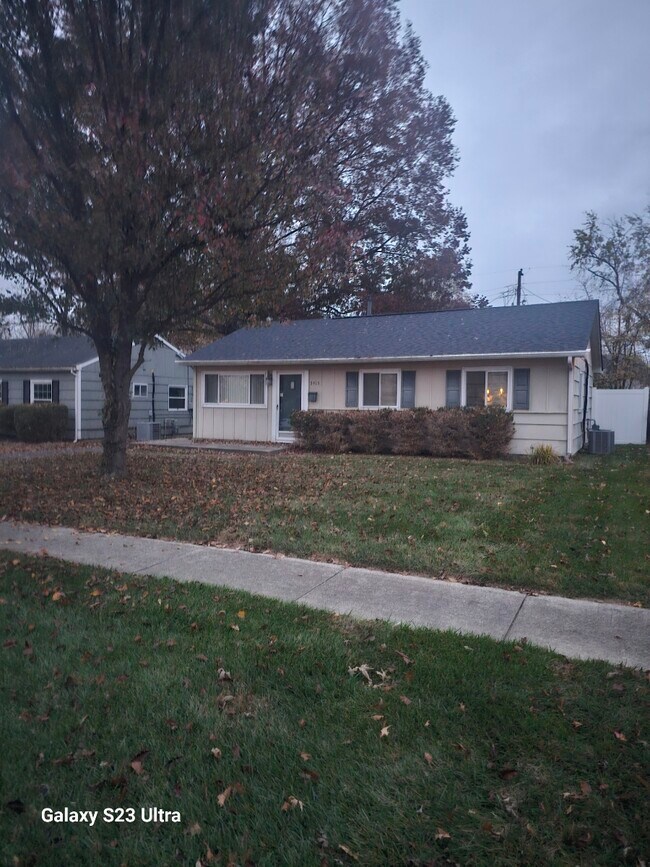 Building Photo - 3415 Emerald Dr