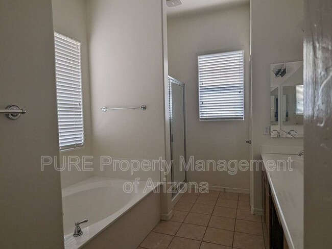 Building Photo - 1457 W Flamingo Dr