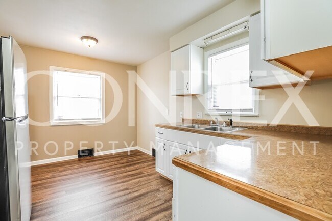 Building Photo - Charming 3 Bedroom Ranch