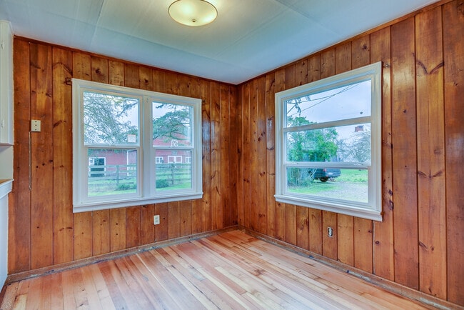 Building Photo - 3 Bedroom Rambler in Coupeville