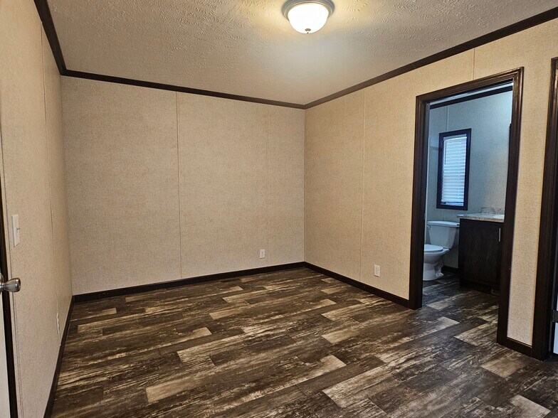 Building Photo - 333 E Lakewood Blvd