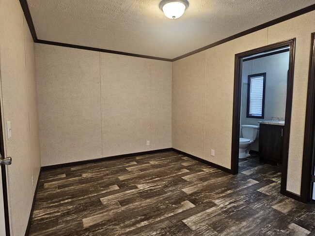 Building Photo - 333 E Lakewood Blvd