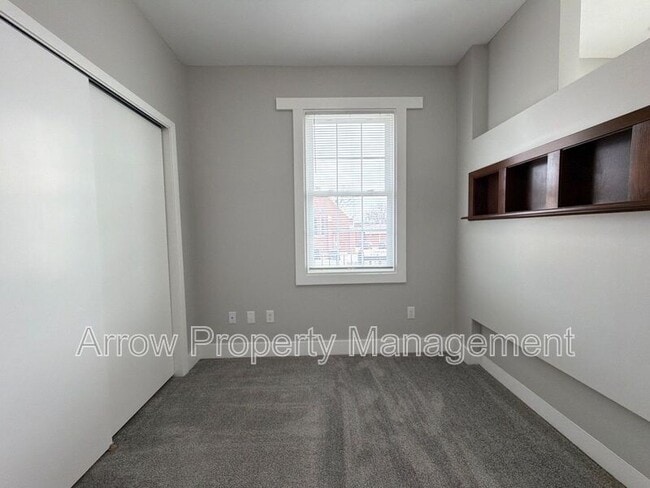 Building Photo - 2004 S 10th St