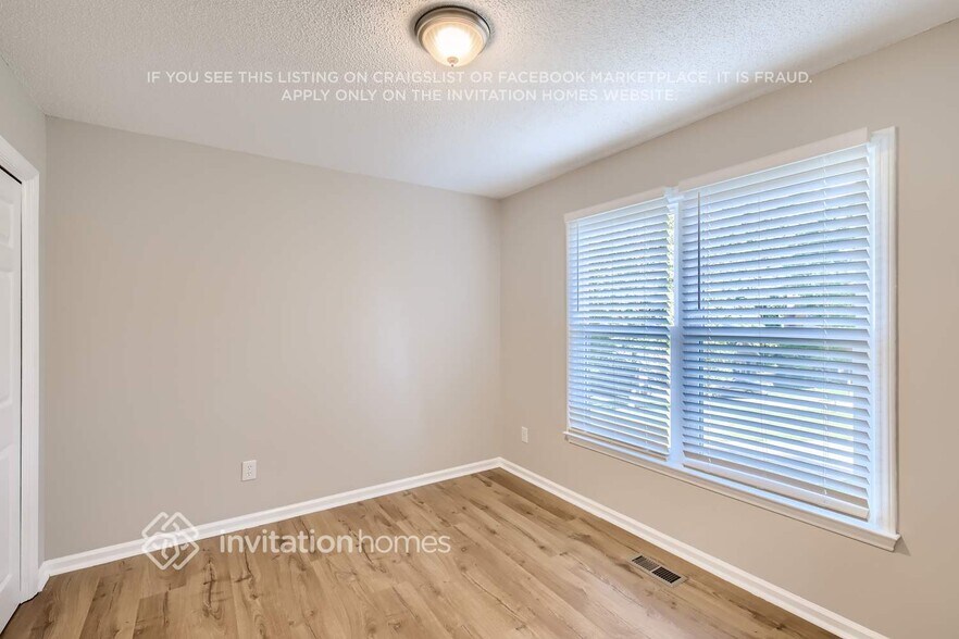 Building Photo - 6837 Van De Rohe Dr