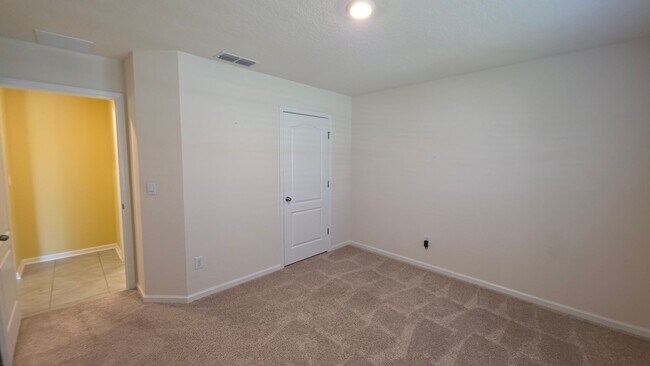Building Photo - New Home in Sawmill Creek 3 Bedroom 3 Bath home with Office/Den and Screened Patio