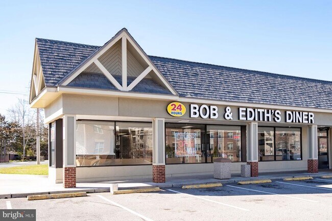 Building Photo - 6508 Berkshire Dr