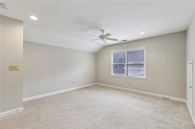 Building Photo - 3740 Ashford Point