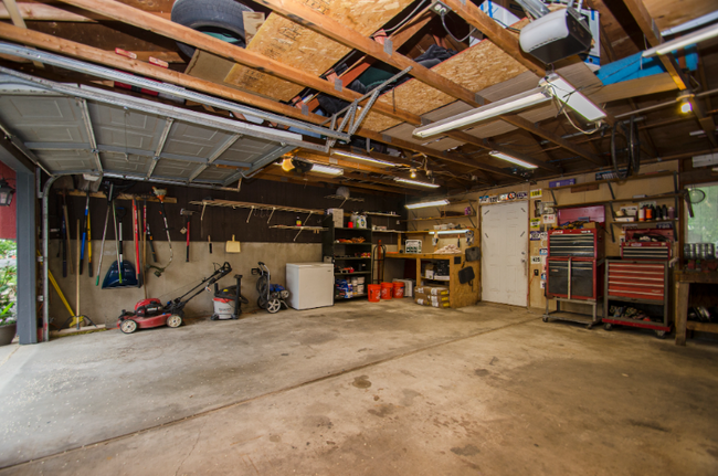 Building Photo - 624 E 1700 N