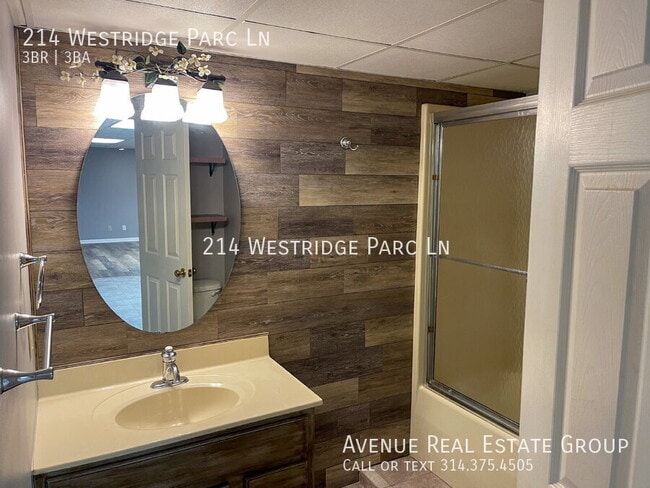 Building Photo - 214 Westridge Parc Ln
