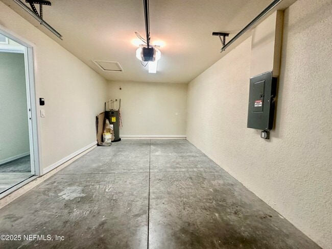 Building Photo - 1378 Sun Ln