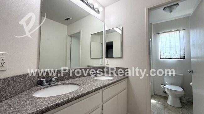 Building Photo - 15015 Kitfox Ln