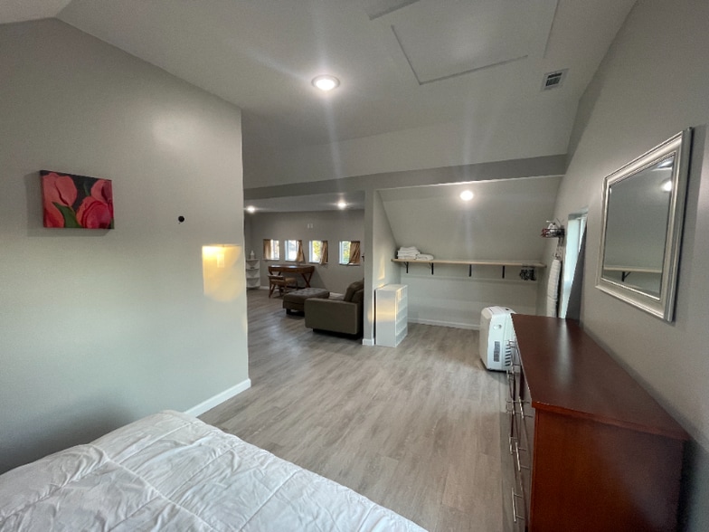 Building Photo - 4522 E Washington St