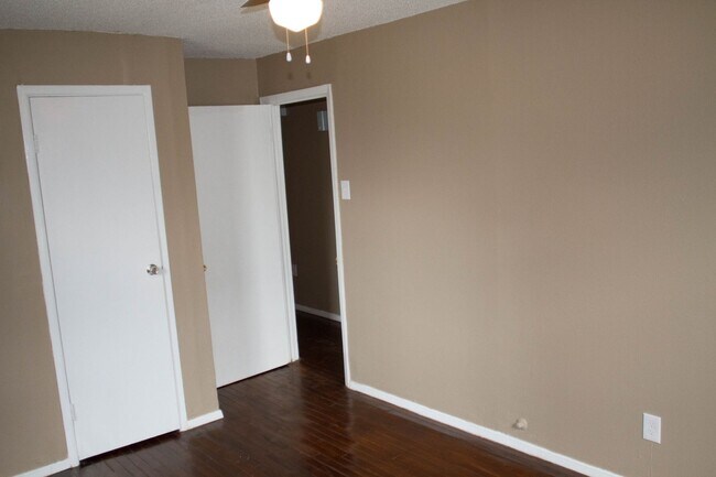 Building Photo - Discover Your New Home in the Heart of San Antonio's East Side