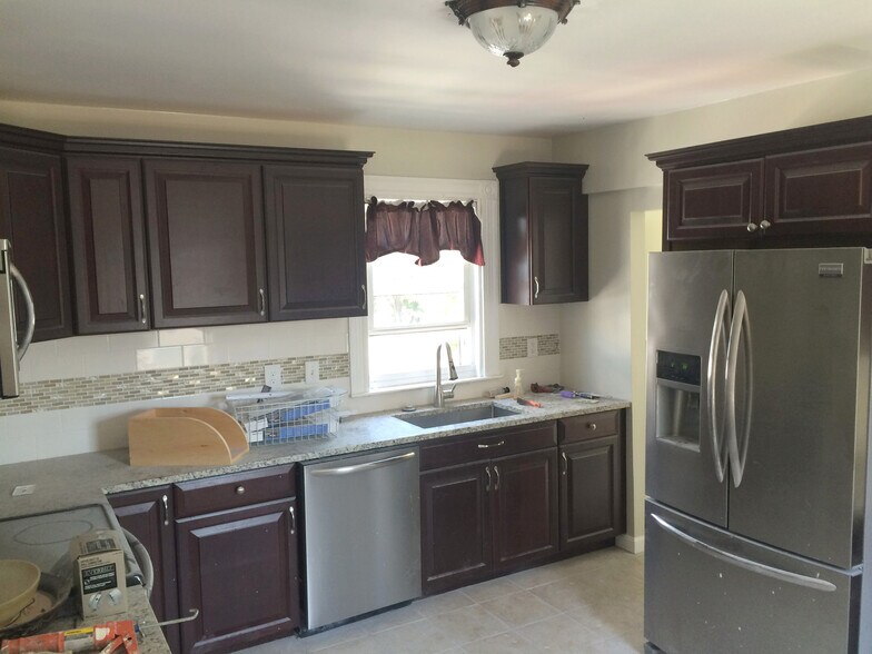 Primary Photo - 16 Lincoln St