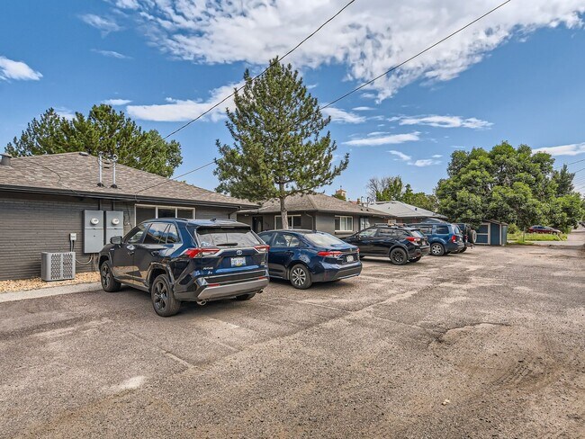 Building Photo - Hale neighborhood duplex with a large pati...
